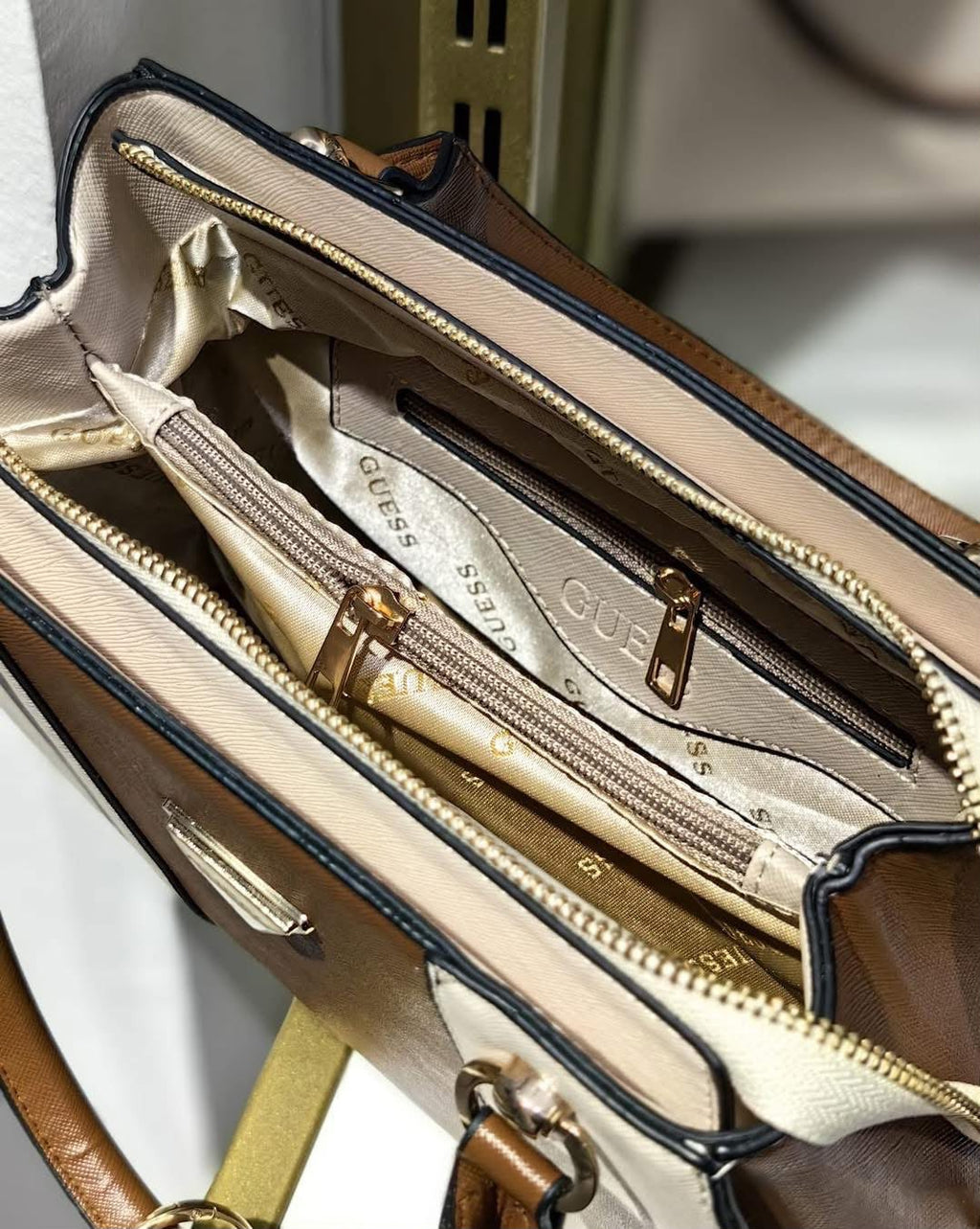 GUESS NEW MODEL