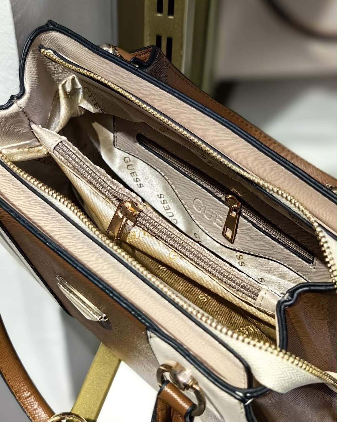 GUESS NEW MODEL