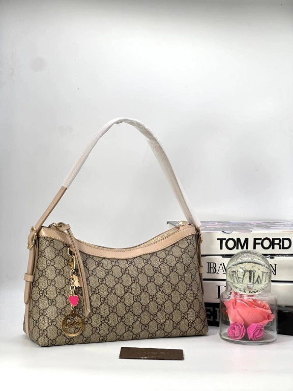 GUCCI Gg Emblem medium