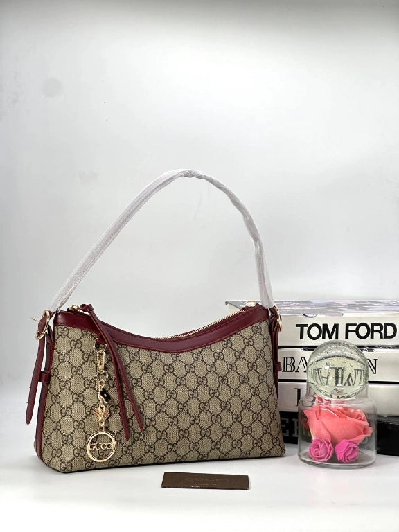 GUCCI Gg Emblem medium