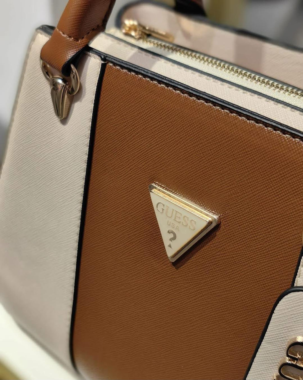 GUESS NEW MODEL
