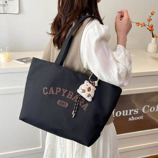 CAPYBARA TOTE BAG